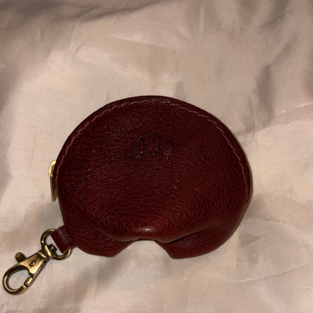 Portland leather group nutmeg fortune cookie with clip, bnnu and EUC, nsnp home.